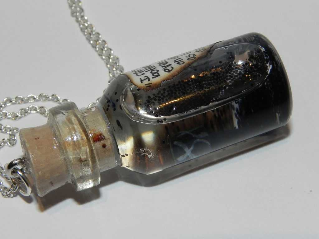 professor_s_magic_wand_necklaces_3.jpg