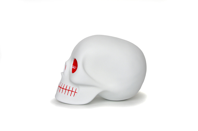 ketsin_mono_skull_inspired_by_minimalist_art_matte_white_red_eyes__sculptures_3.jpg