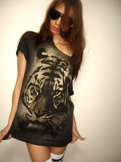 tiger_animal_new_wave_punk_rock_wolf_t_shirt_low_cut_m_shirts_3.jpg