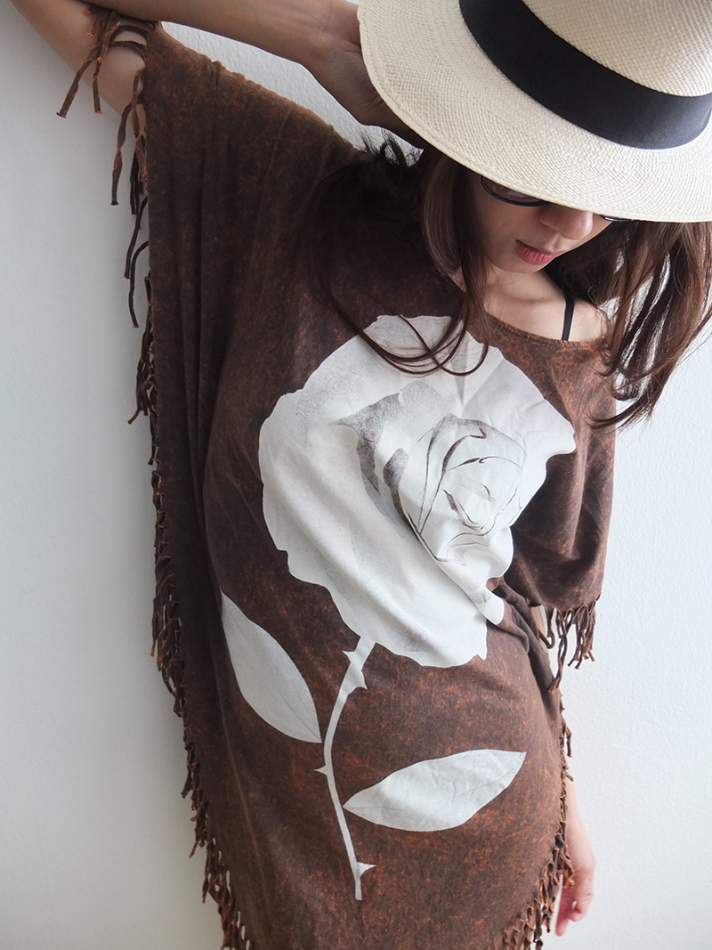 roses_hippie_batwing_tussle_fringes_stone_wash_poncho_dress_style_dresses_8.jpg