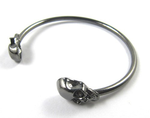punk_style_rock_skull_metal_bracelet_cuff_wrist_cool_vintage_bangle_bangle_gun_black_color_earrings_5.jpg
