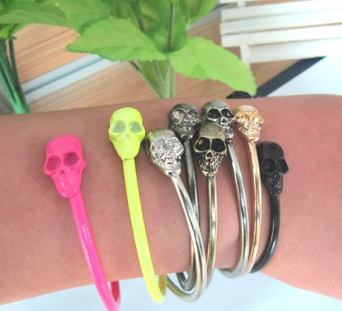 punk_style_rock_skull_metal_bracelet_cuff_wrist_cool_vintage_bangle_bangle_gun_black_color_earrings_5.jpg