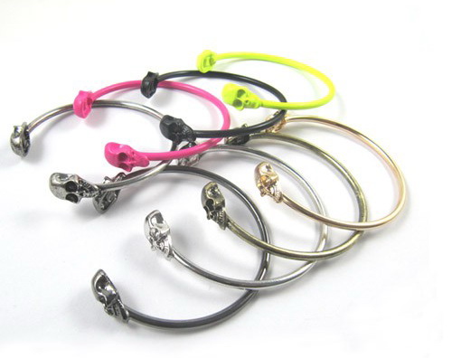 punk_style_rock_skull_metal_bracelet_cuff_wrist_cool_vintage_bangle_bangle_gun_black_color_earrings_5.jpg