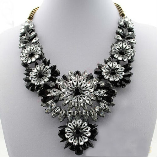 hot_selling_mixed_style_chain_crystal_flower_bib_big_statement_necklace_trendy_black_color_necklaces_3.jpg