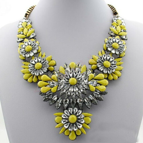 hot_selling_mixed_style_chain_crystal_flower_bib_big_statement_necklace_trendy_yellow_color_necklaces_3.jpg