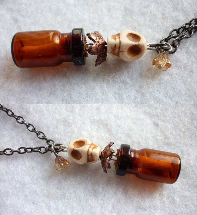 the_anthropologist_necklace_memento_mori_gothic_skull_esoteric_evil_witch_halloween_wicca_vial_necklaces_5.jpg