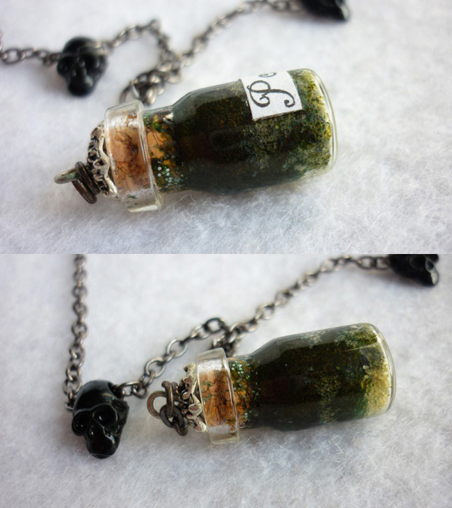 poison_long_necklace_gothic_macabre_skull_wicca_witch_wiccan_esoteric_vial_necklaces_5.jpg