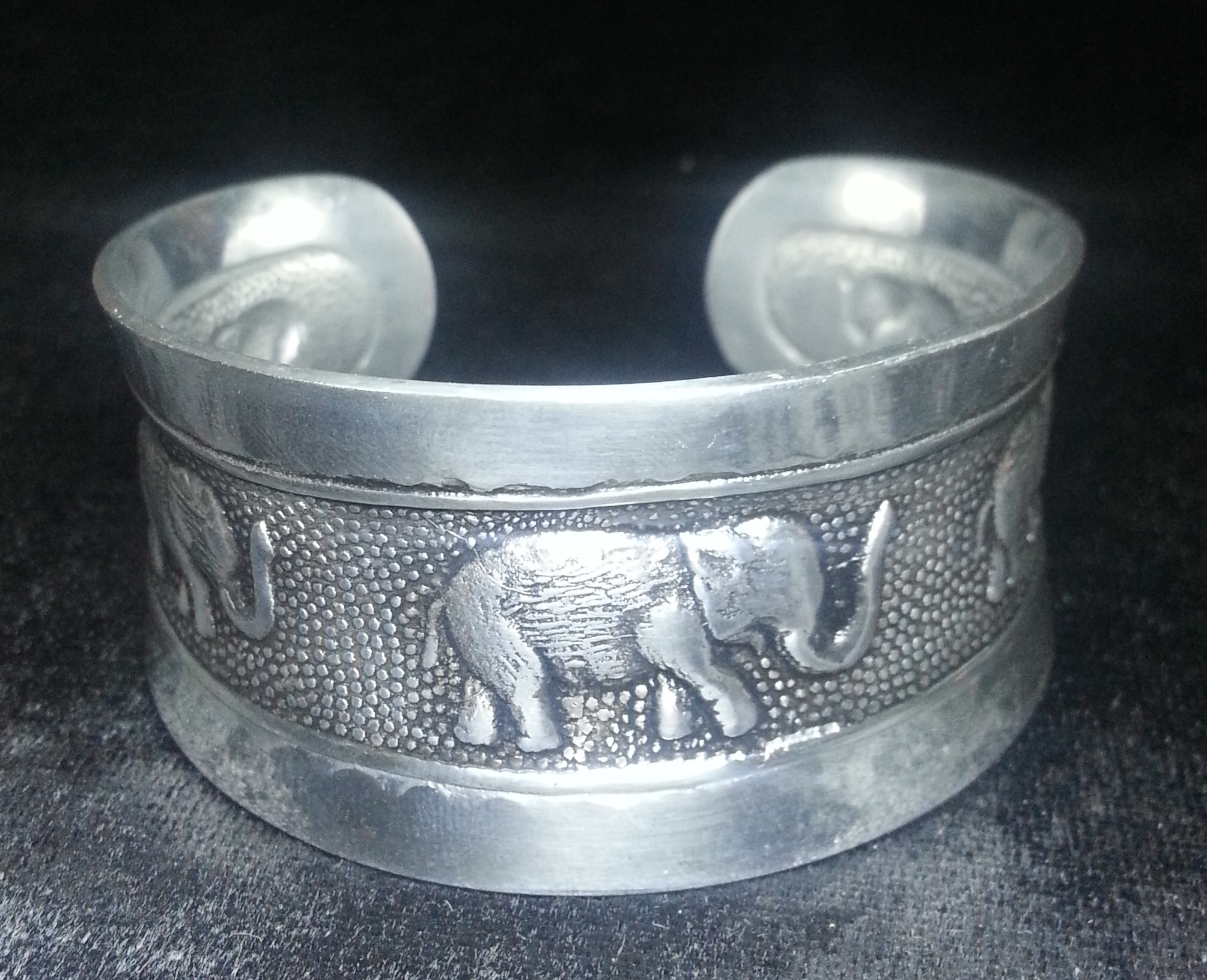 gothic_stainless_steel_punk_elephant_cuff_bangle_bracelets_silver_color_men_women_biker_2_bracelets_4.jpg