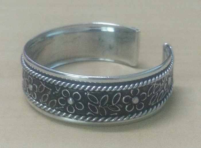 cuff_bangle_bracelets_women_silver_color_stainless_steel_rope_strand_twine_open_end_retro_vintage_bracelet_flower_bangle_bracelet_1_bracelets_5.jpg