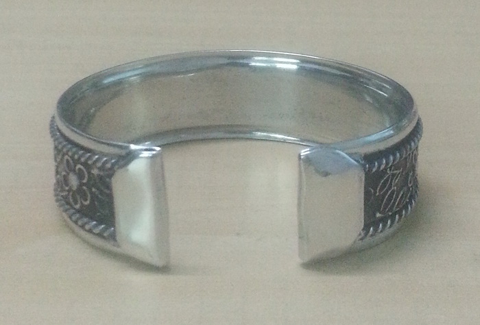 cuff_bangle_bracelets_women_silver_color_stainless_steel_rope_strand_twine_open_end_retro_vintage_bracelet_flower_bangle_bracelet_1_bracelets_5.jpg