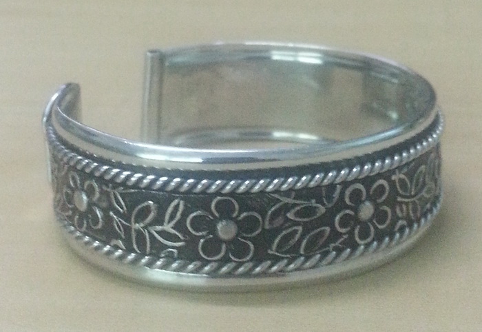cuff_bangle_bracelets_women_silver_color_stainless_steel_rope_strand_twine_open_end_retro_vintage_bracelet_flower_bangle_bracelet_1_bracelets_5.jpg