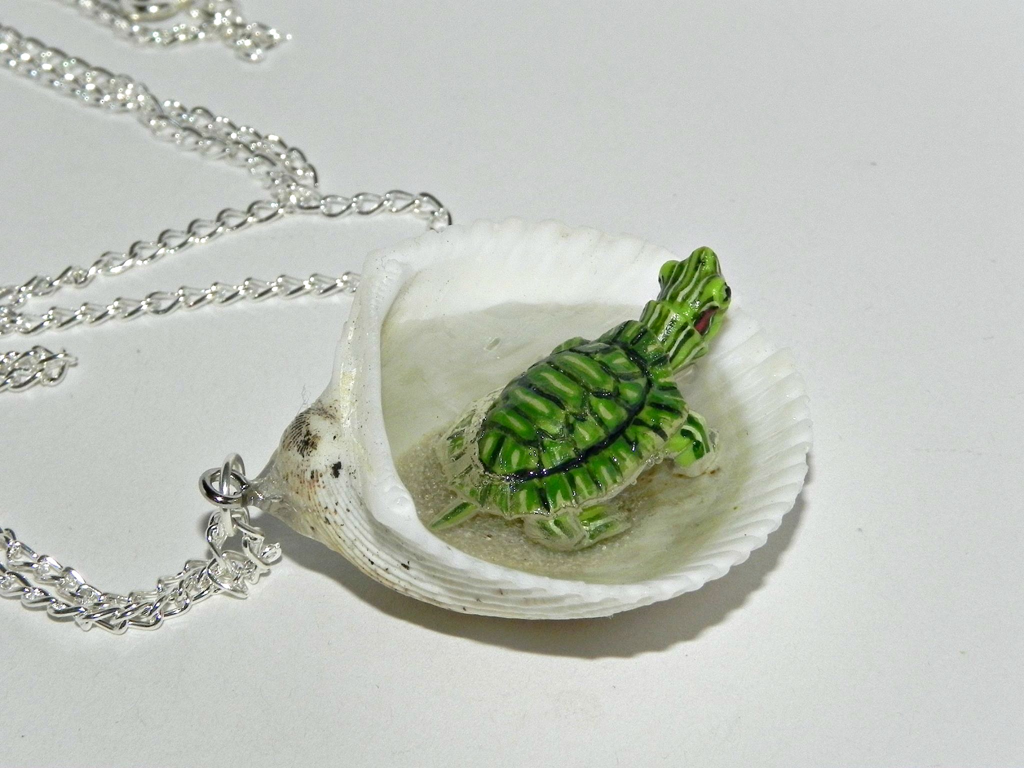 tiny_turtle_jacuzzi_seashell_necklace_necklaces_11.jpg