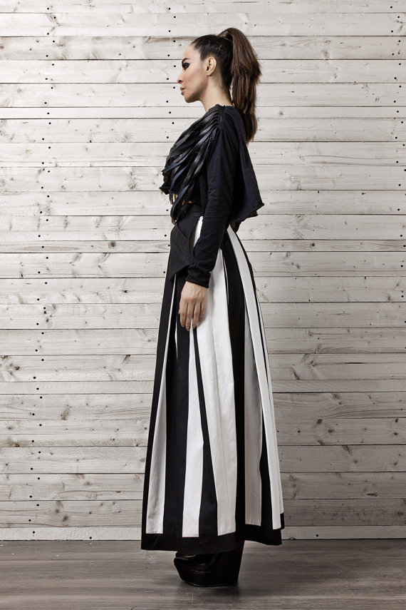 a_line_striped_maxi_skirt_monochrome_maxi_skirt_oversize_long_skirt_skirts_5.jpg