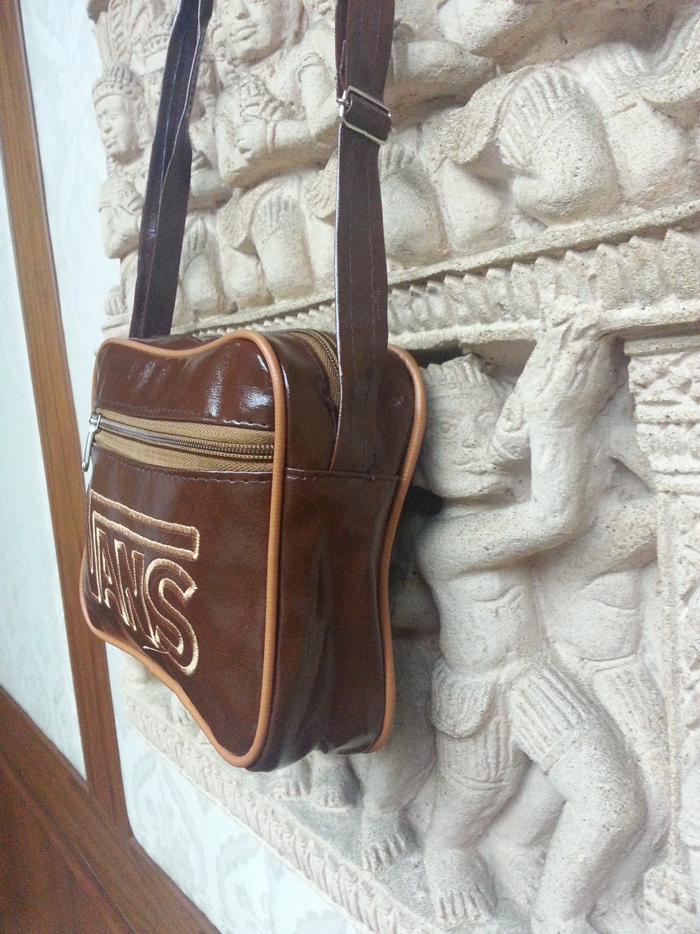 vans_shoulder_messenger_bag_light_brown_leatherette_cross_body_hobo_tote_bags_and_backpacks_6.jpg