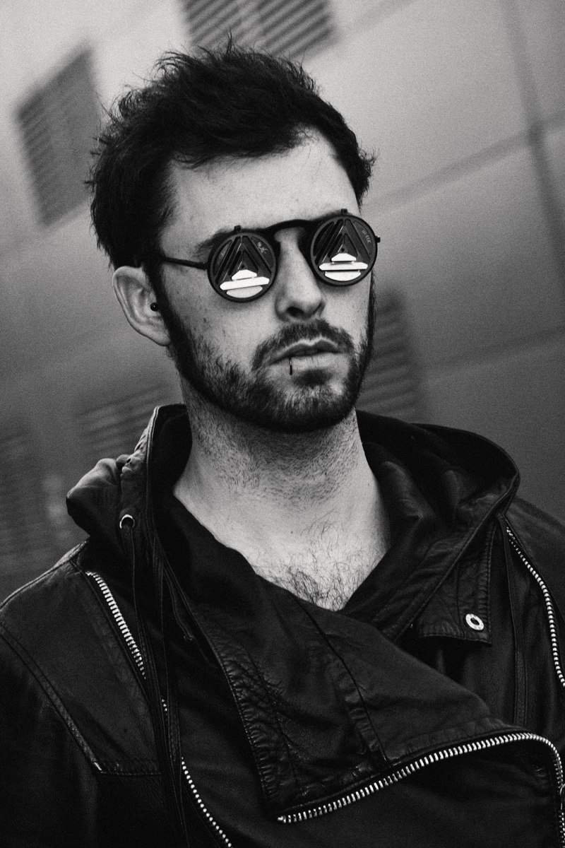hi_tek_gold_round_metal_flip_sunglasses_industrial_blinders_sunglasses_3.jpg