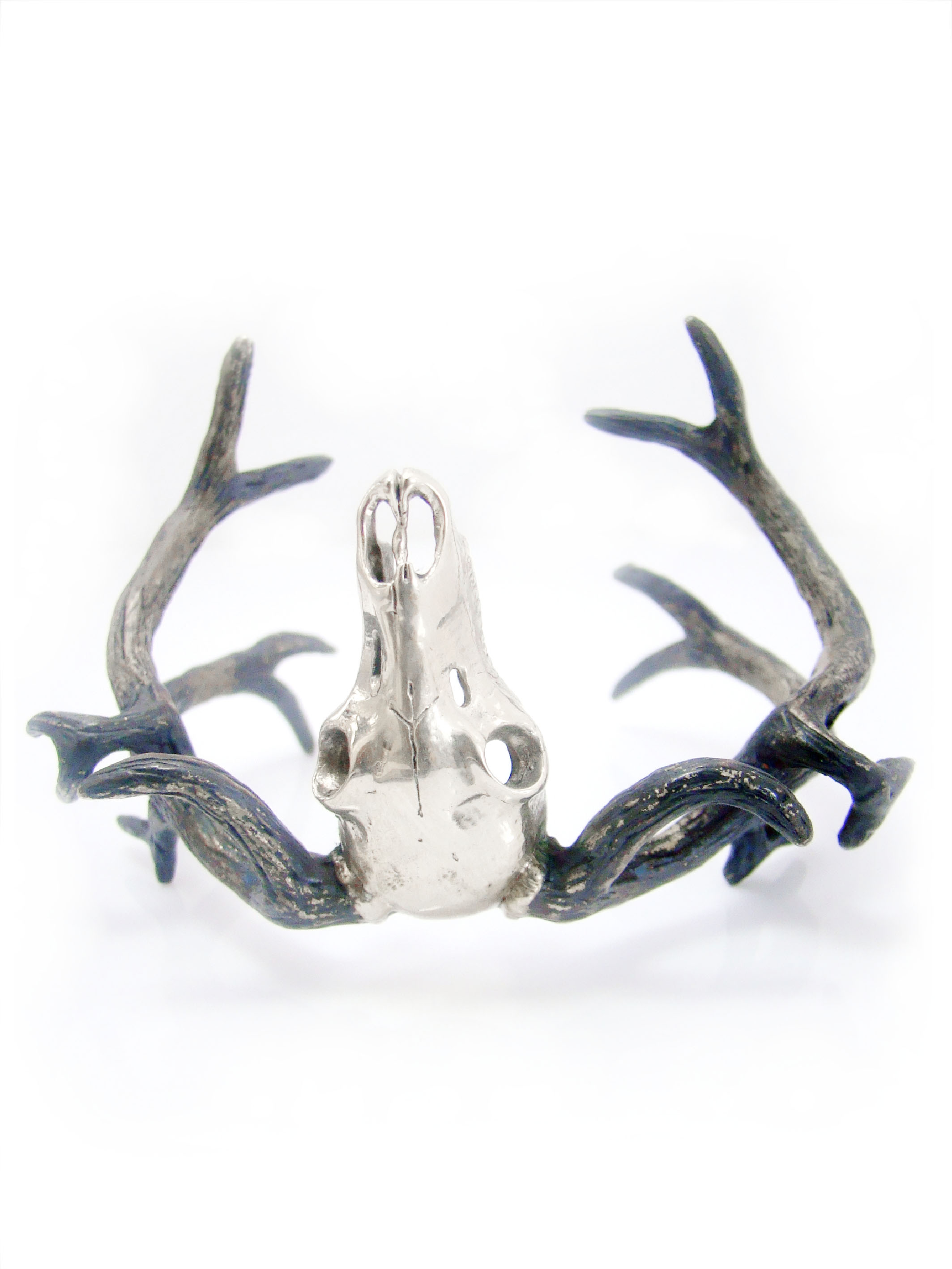 stag_skull_bangle_white_bronze_oxidized_antique_color_bracelets_3.jpg