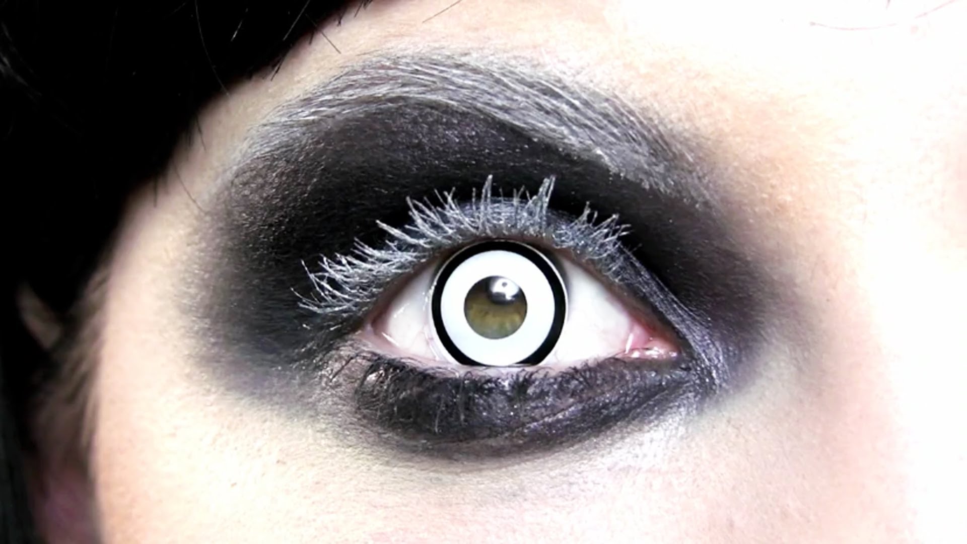 manson_halloween_contact_lenses_costumes_and_masks_2.jpg