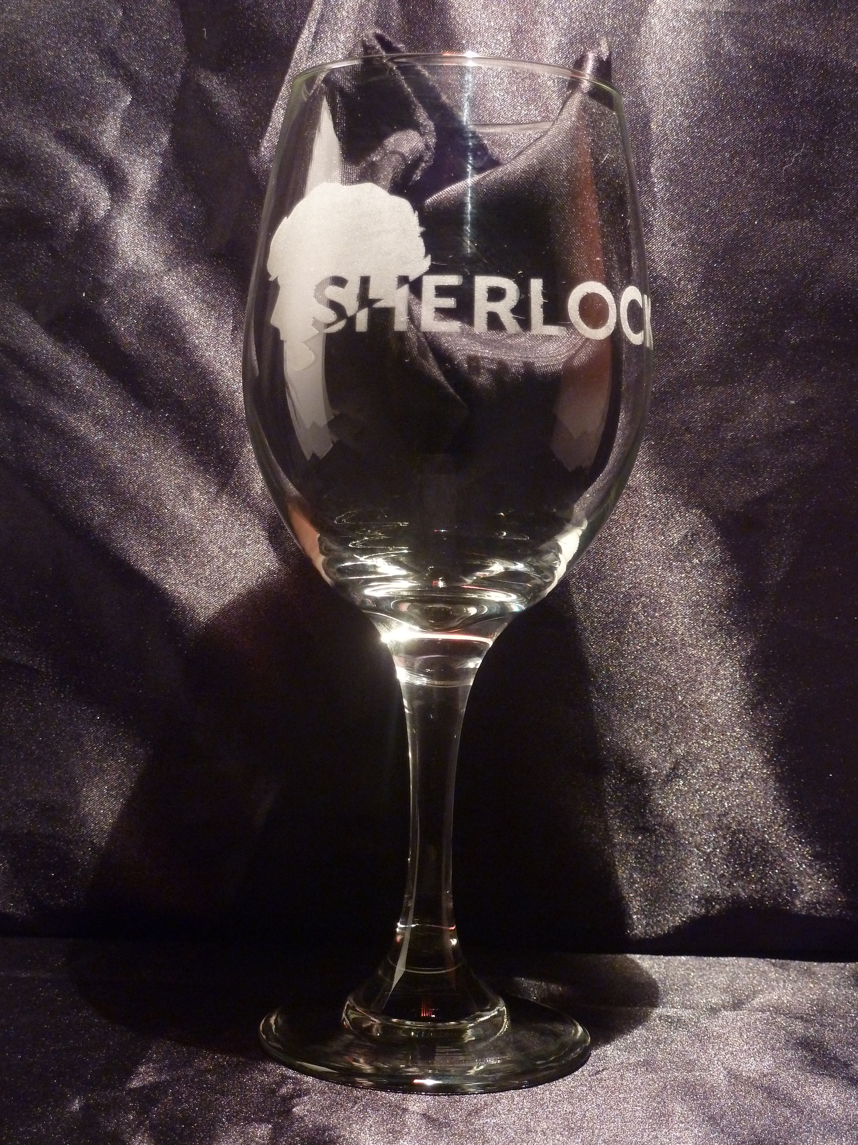 sherlock_themed_20oz_wine_glass_glassware_3.jpg