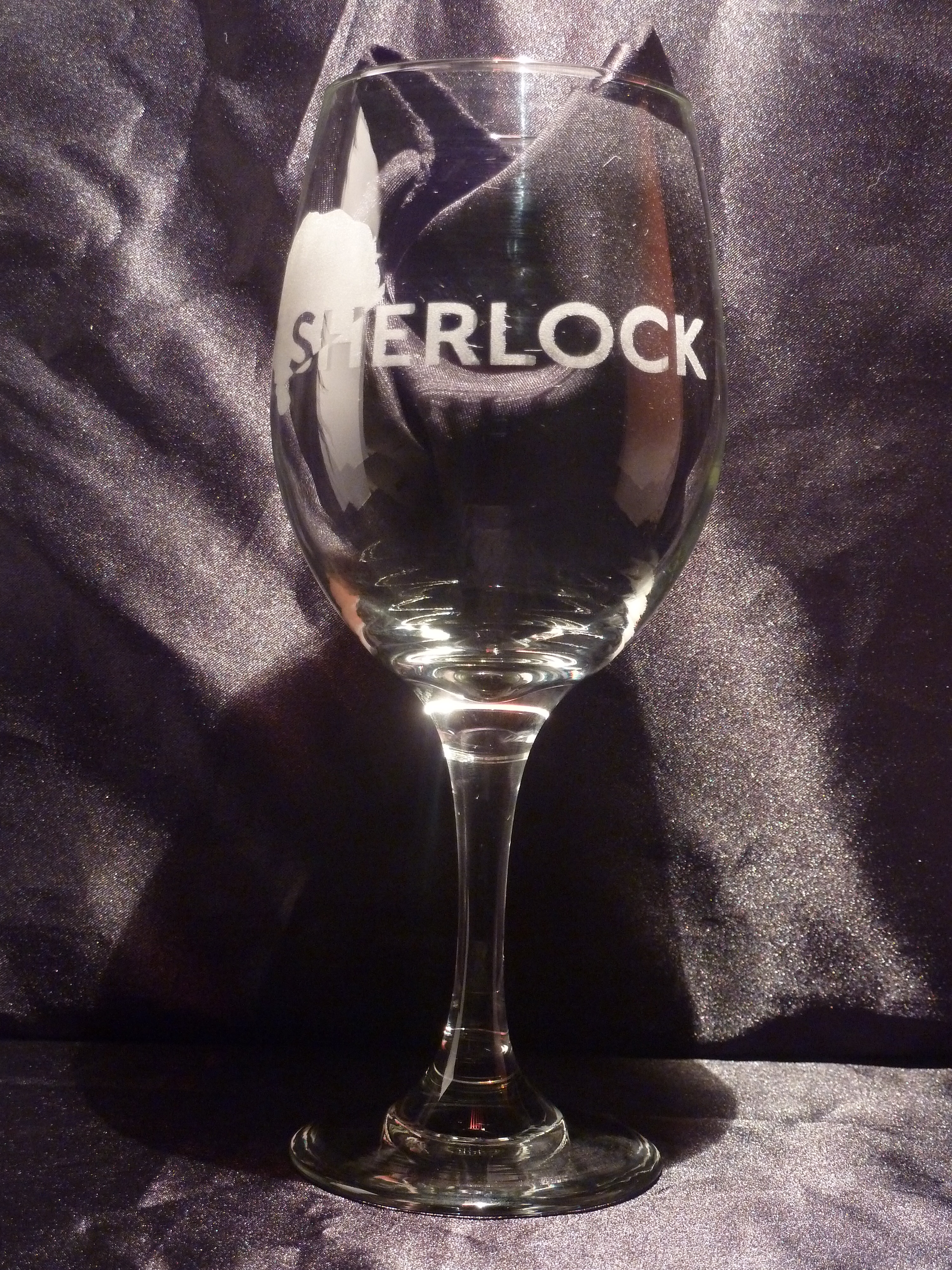 sherlock_themed_20oz_wine_glass_glassware_3.jpg