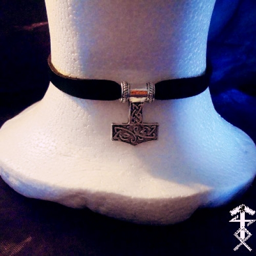 mjolnir_choker_necklaces_2.jpg