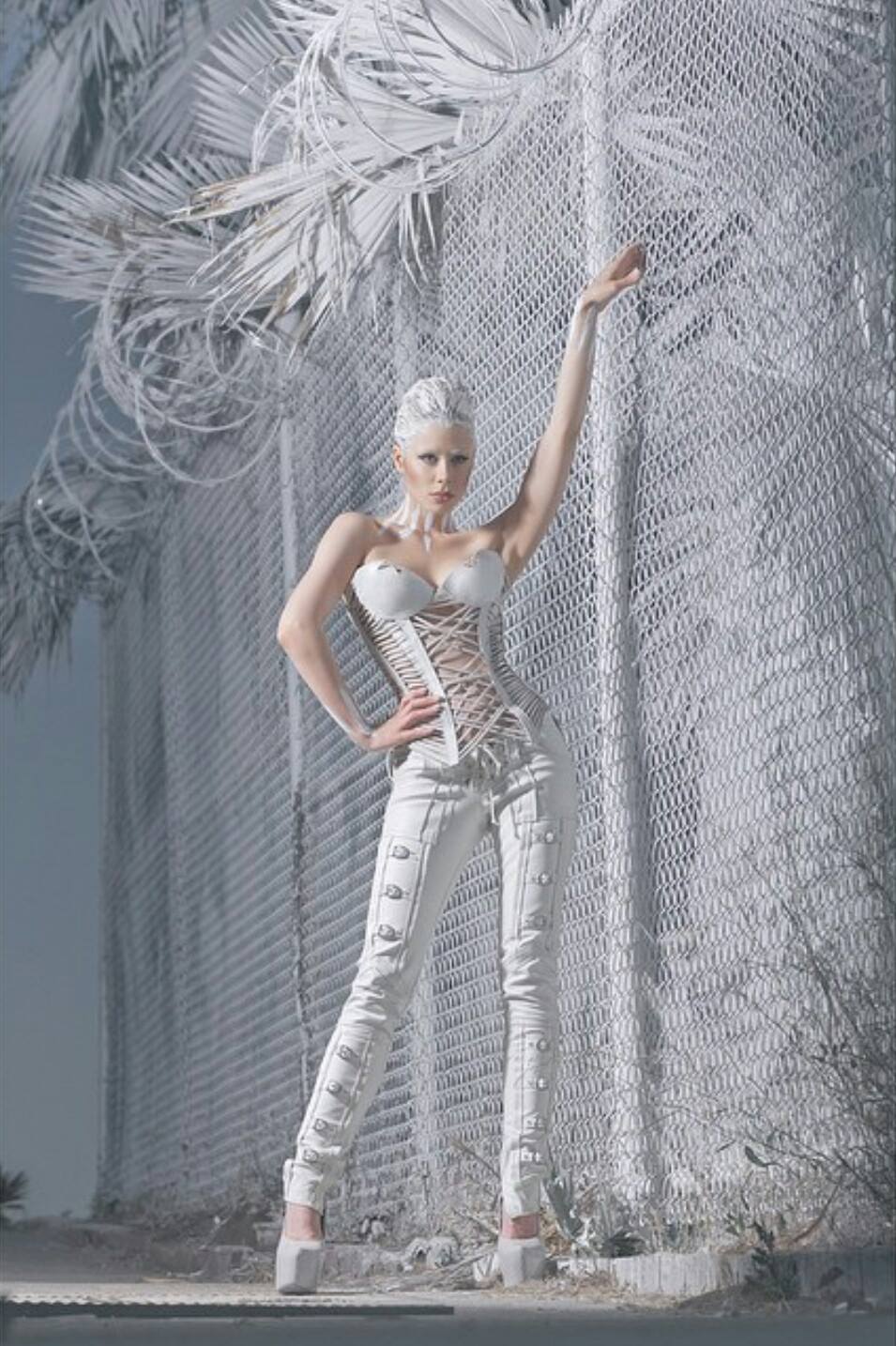 italiano_couture_white_leather_stripped_corset_bustiers_and_corsets_2.jpg