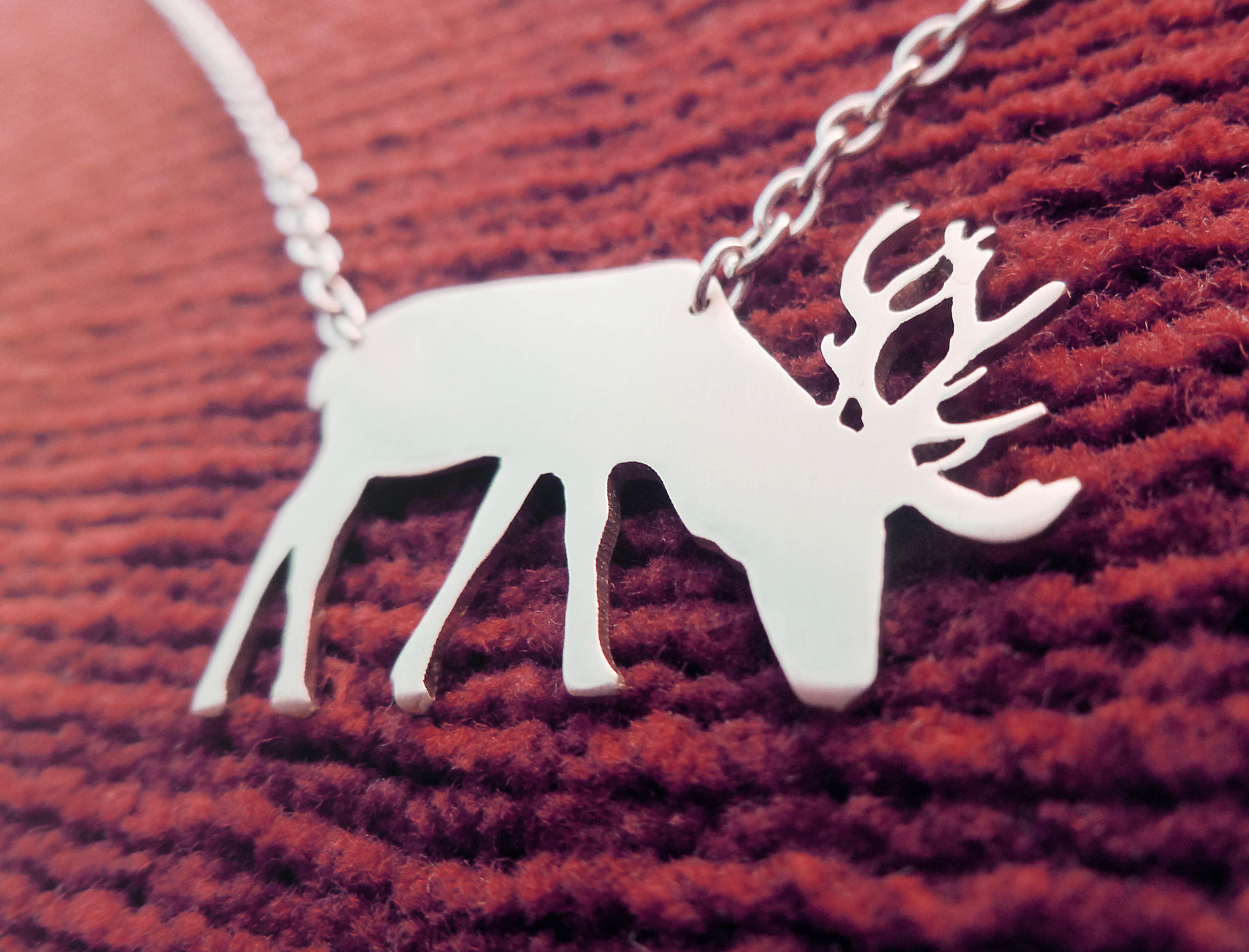 male_deer_with_antlers_necklace_necklaces_3.jpg