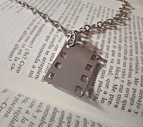 filmstrip_pendant_necklace_necklaces_4.jpg