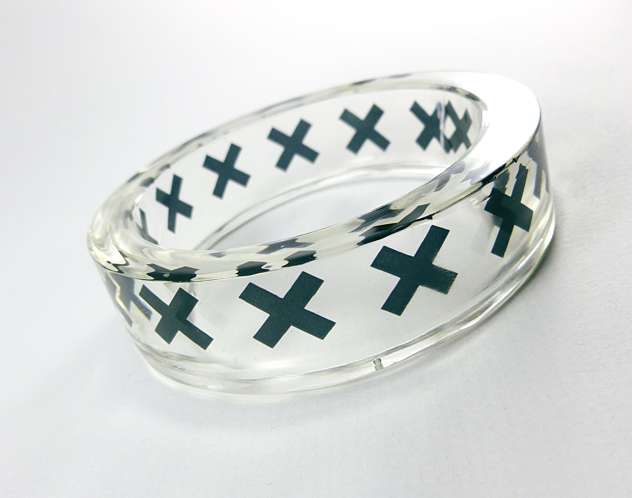 transparent_resin_bangle_black_x_crosses_design__necklaces_4.jpg