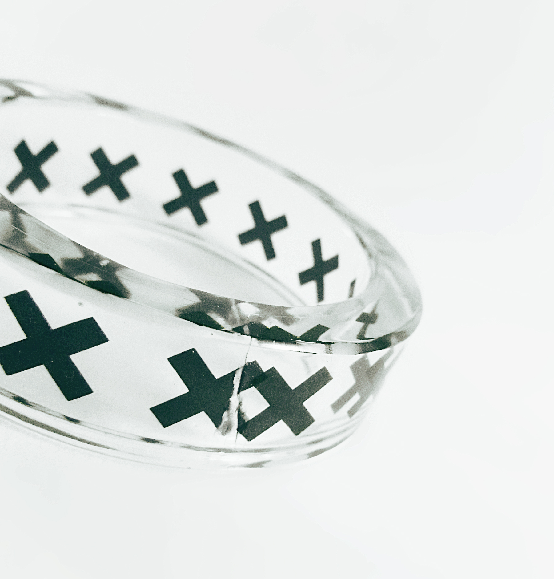 transparent_resin_bangle_black_x_crosses_design__necklaces_4.jpg