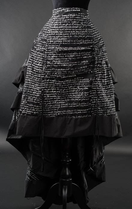 balck_white_striped_bustle_layer_pirate_skirt_skirts_4.jpg