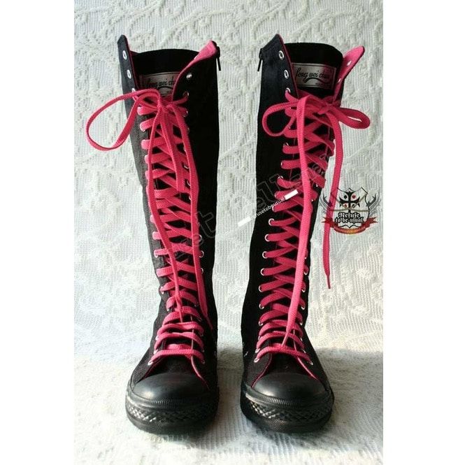 emo snow boots