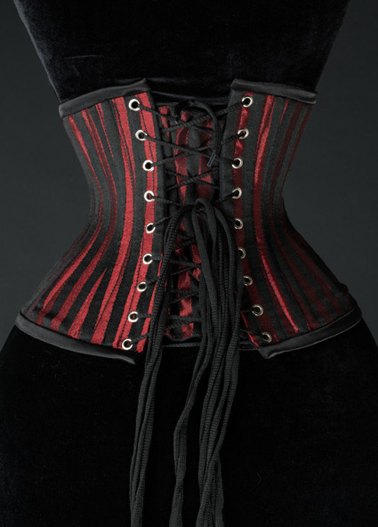 steel_boned_red_striped_extreme_waist_cincher_9_worldwide_shipping_bustiers_and_corsets_4.jpg