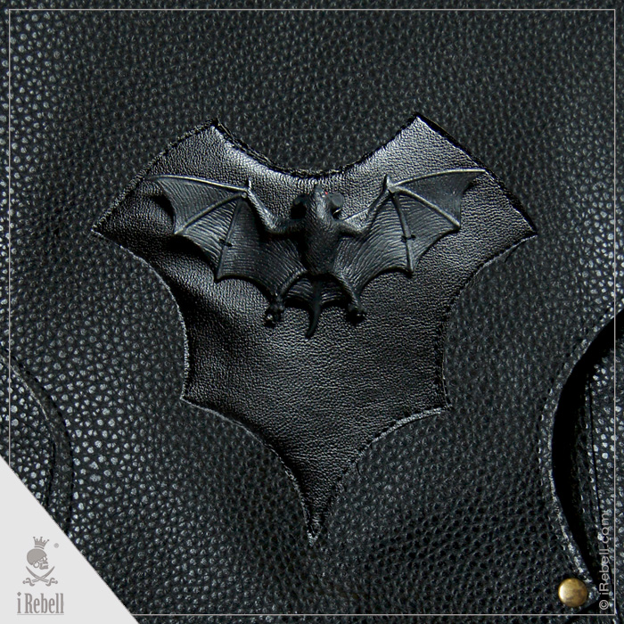 rebelsmarket_vampire_bag_bat_extraordinary_gothic_style_shoulder_bag_purses_and_handbags_4.jpg