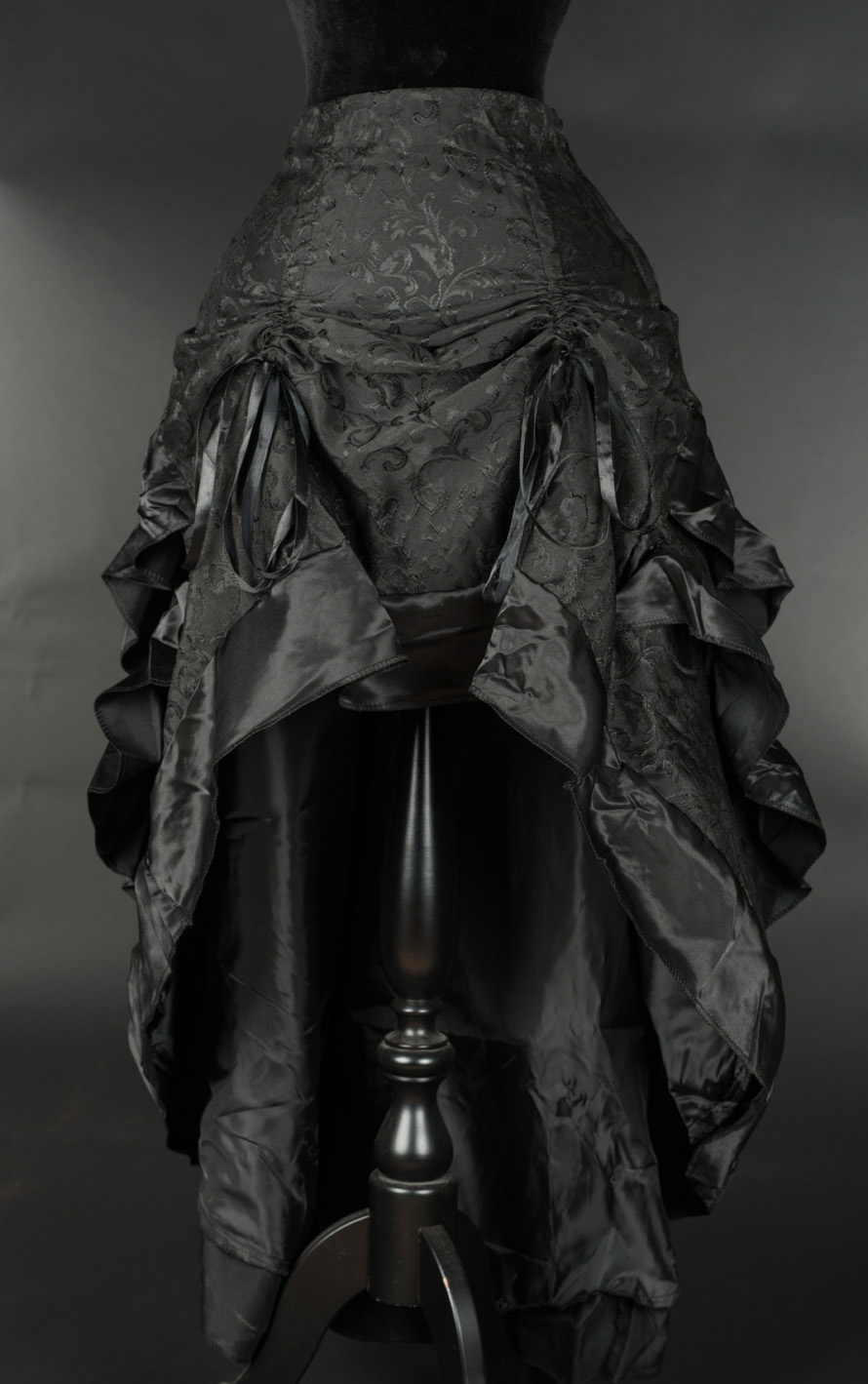 rebelsmarket_black_brocade_adjustable_long_bustle_3_layer_ruffle_victorian_goth_skirt__skirts_4.jpg