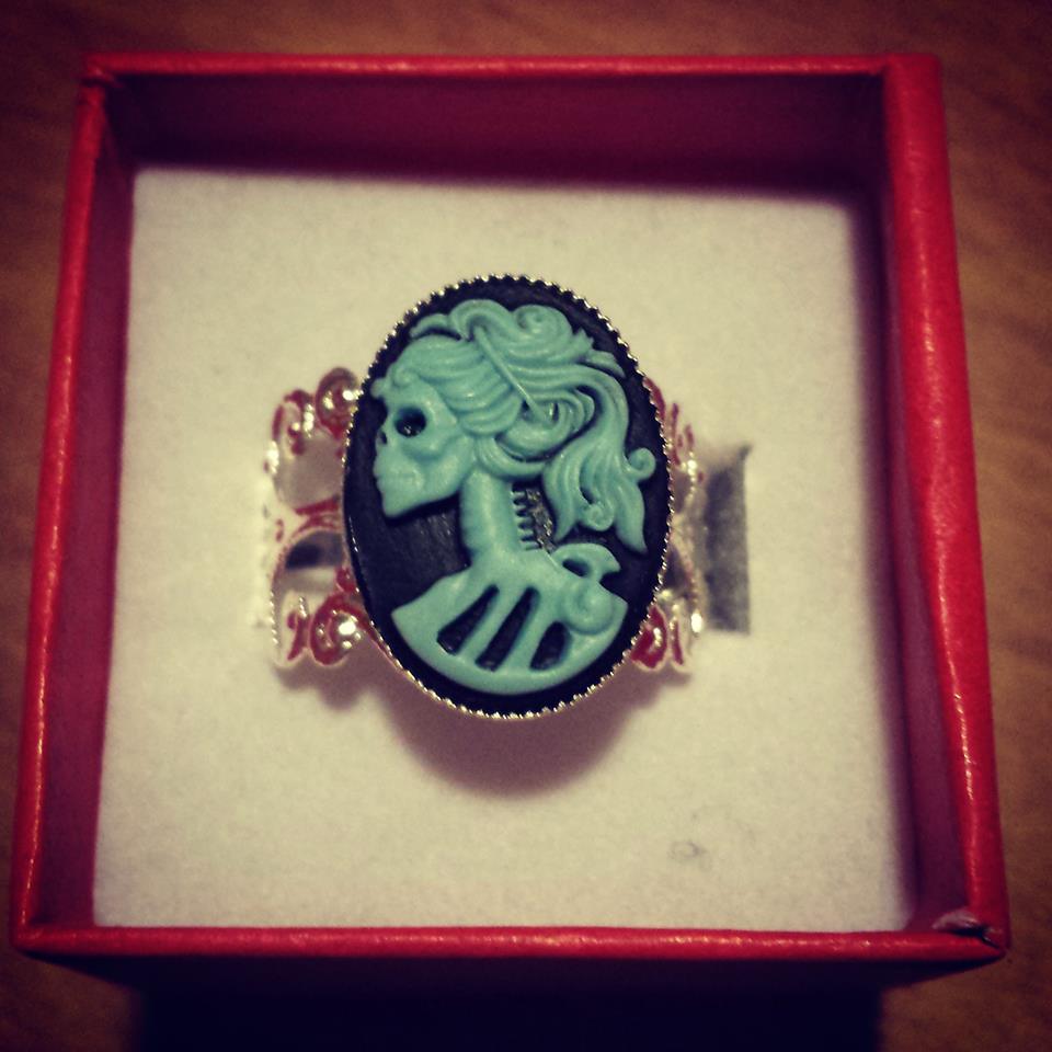 blue_bella_morte_ring_rings_2.jpg