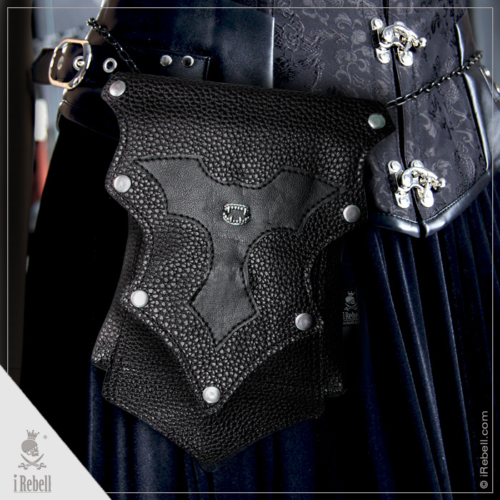 rebelsmarket_mini_handbag_belt_bag_vampire_fangs_extraordinary_gothic_bag_purses_and_handbags_4.jpg