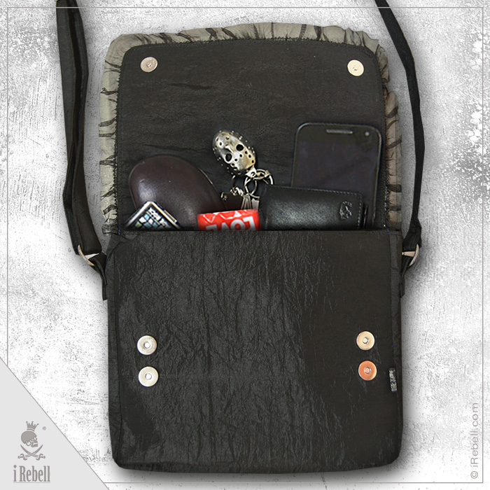 rebelsmarket_raven_gothic_fantasy_style_shoulder_bag_with_beautiful_feathers_and_raven_purses_and_handbags_3.jpg
