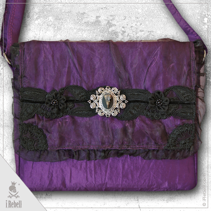 rebelsmarket_raven2_gothic_fantasy_style_shoulder_bag_with_beautiful_raven_skull_cameo_purses_and_handbags_7.jpg