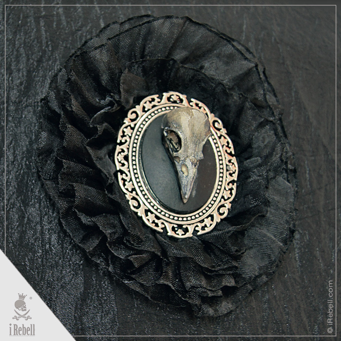 rebelsmarket_dark_raven_gothic_fantasy_style_shoulder_bag_with_raven_cameo_purses_and_handbags_7.jpg