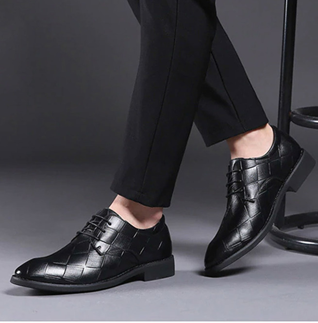 pointed lace up shoes