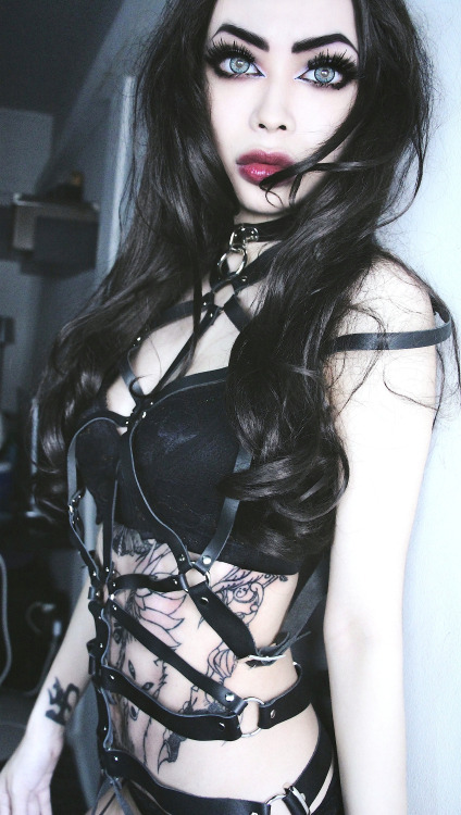 How To Style A Gothic Harness