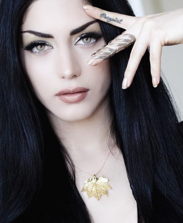 Winter Jewelry: Smooth, Flat Jewelry Will Protect Your Winter Clothes