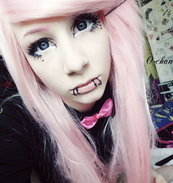 10 Tips for Creating a Pastel Goth Style