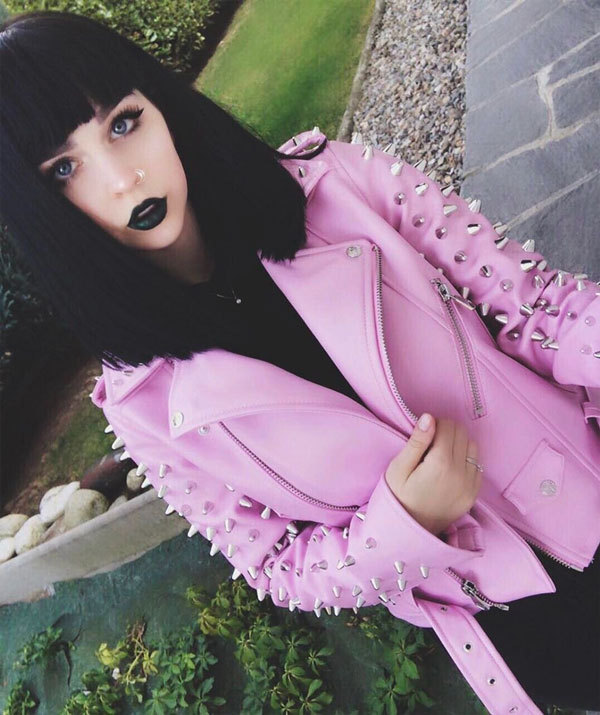10 Tips for Creating a Pastel Goth Style