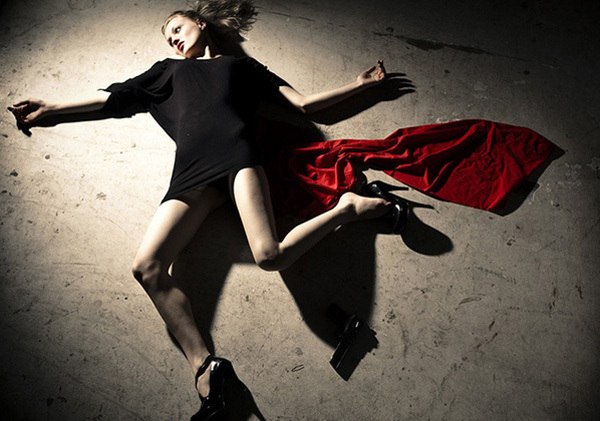10 Ways To Have A Gothic Valentine's Day: Check out a Murder Mystery Night