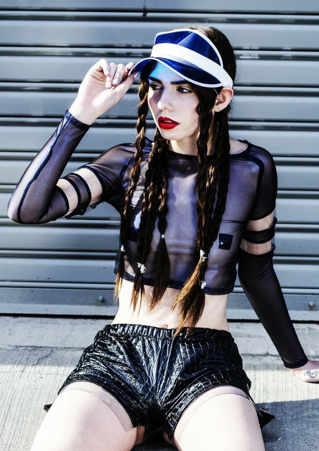 Goth Looks for Summer Fun: Health Goth Fashion to Beat The Heat