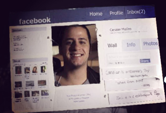 Low-Budget Halloween Costume Ideas: facebook profile costume idea